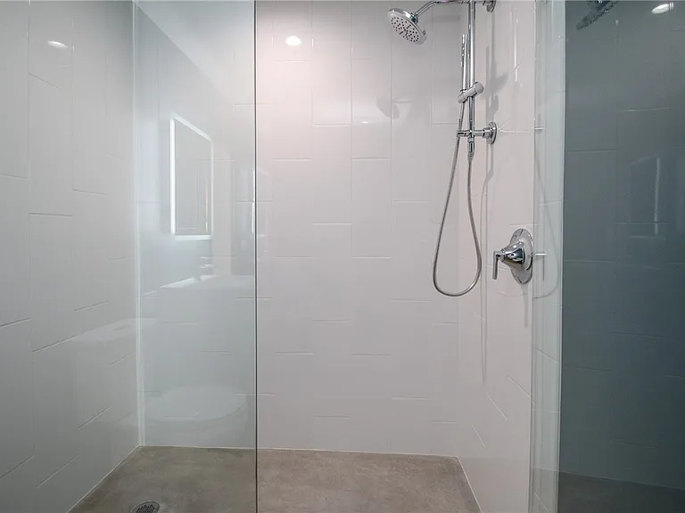 33 Russell St #202 — Photo 17