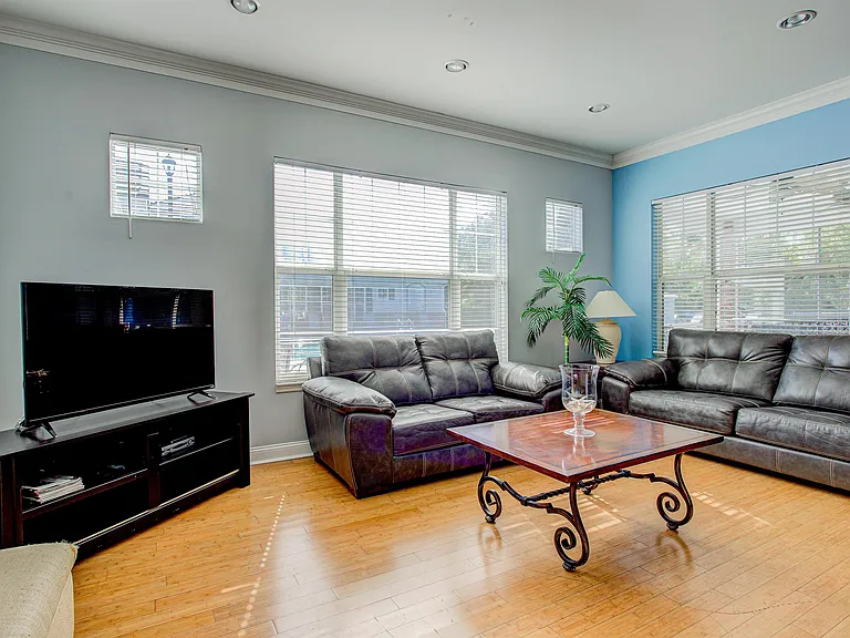15205 Harbour Vista Cir — Photo 35