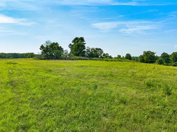 561 Bryant Rd, Gentry, AR 72734