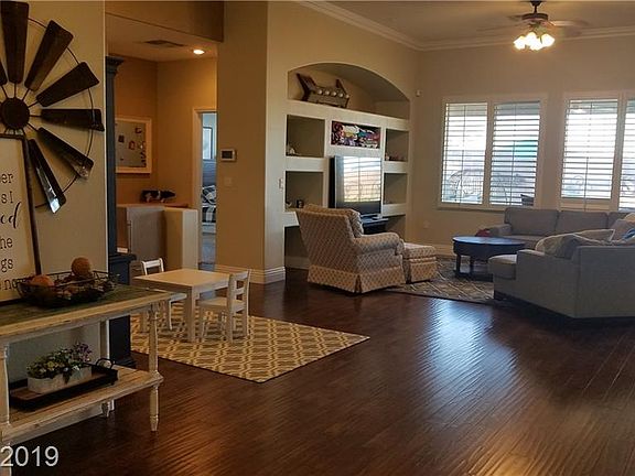 2nd image of 5822 Calanas Ave