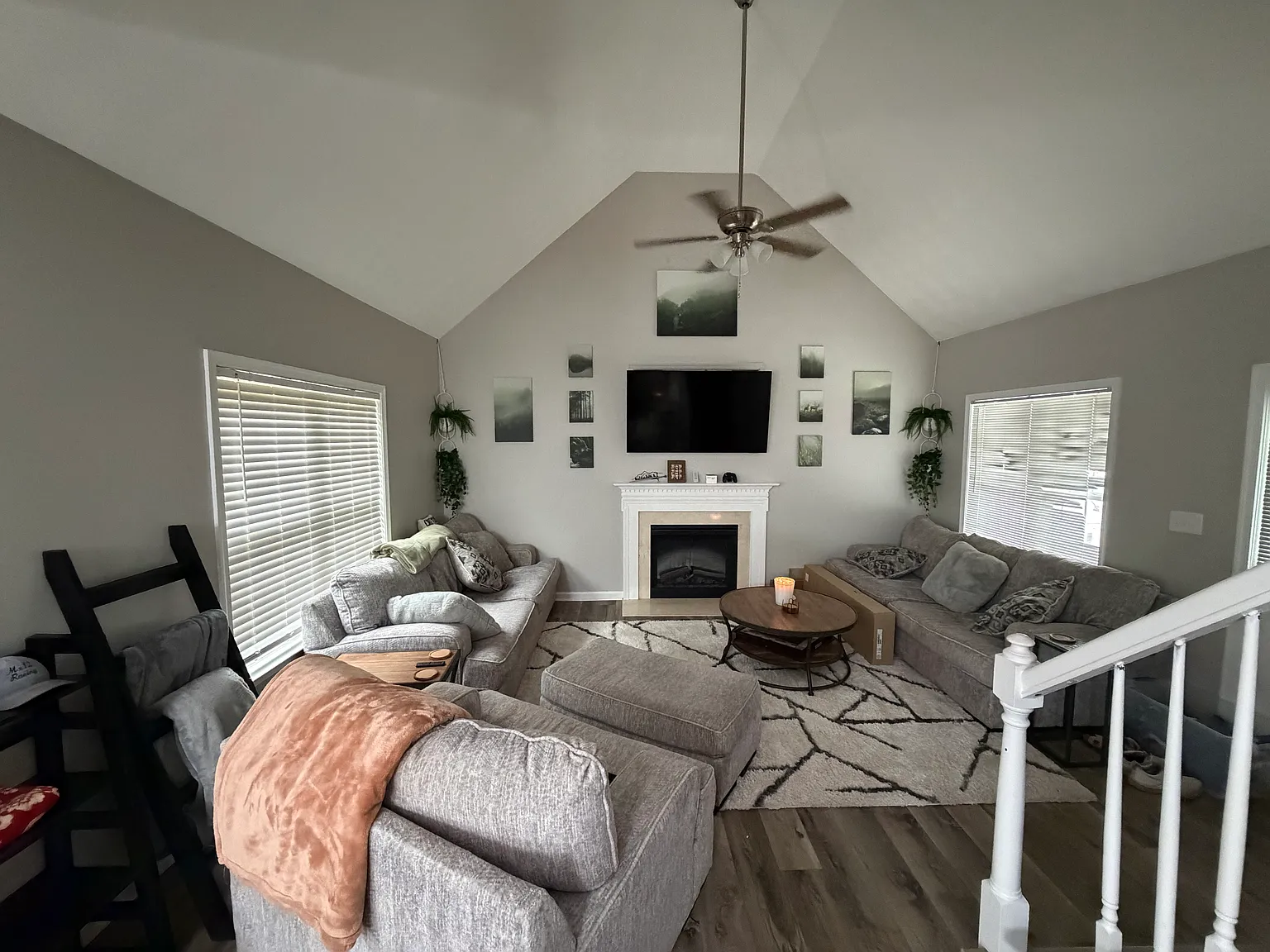 3 bed, 2.5 bath, 1424 sqft, $2,500 — Photo 3