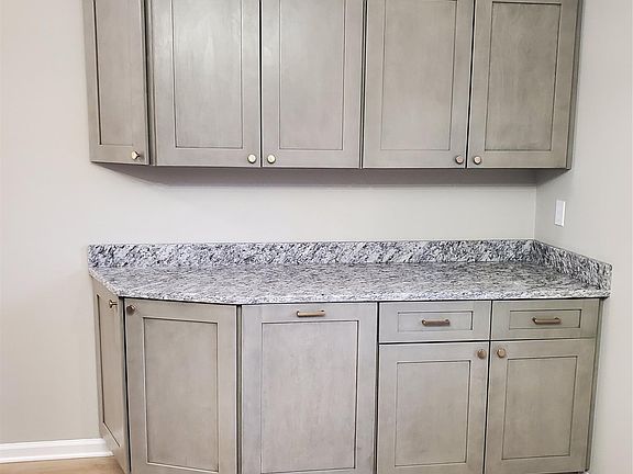 3rd image of 71 S Searsville Rd