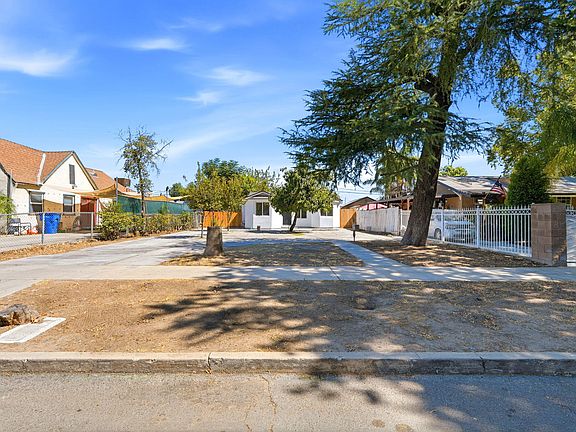 4th image of 2225 E Lamona Avenue