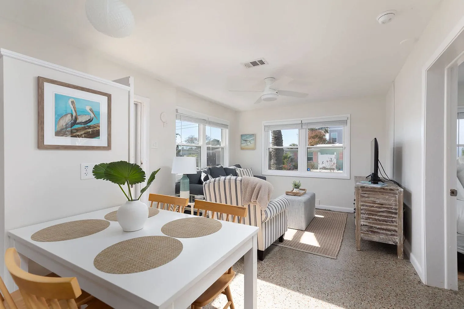 5 bed, 3.0 bath, 1926 sqft, $7,024 — Photo 4