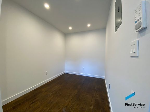2nd image of 225 E 5th St APT 5D