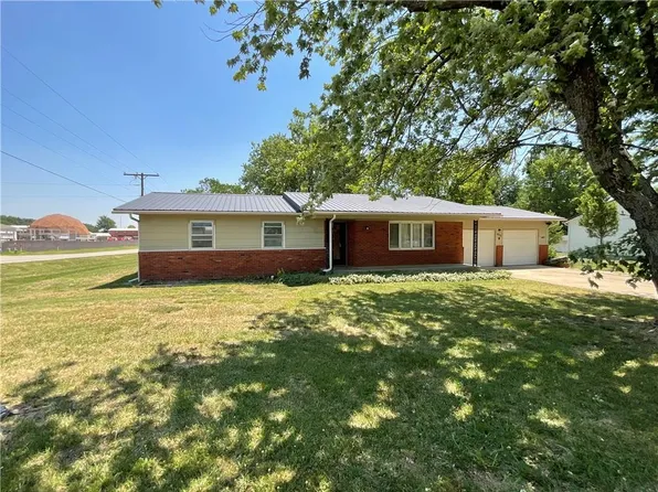 430 N Hayes St, Garnett, KS 66032