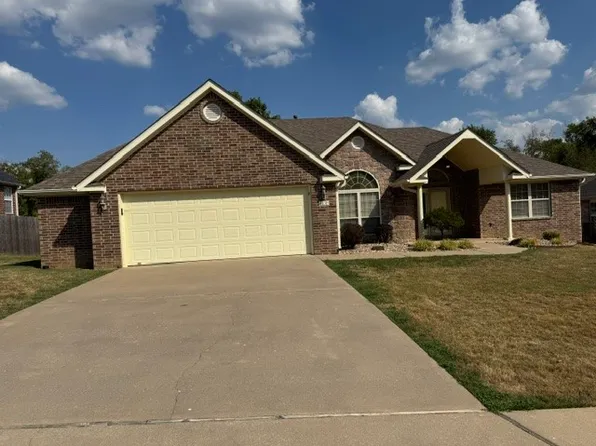 705 N 27th St, Rogers, AR 72756