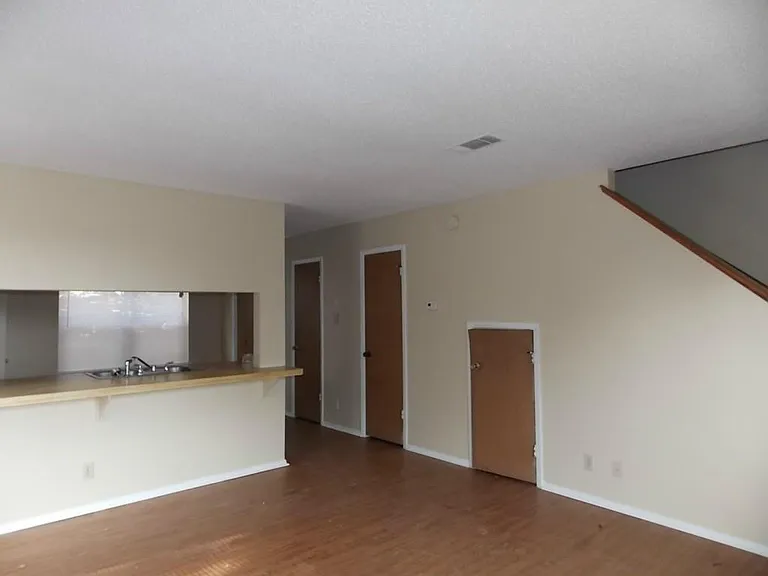 8104 Dunn St #A — Photo 4