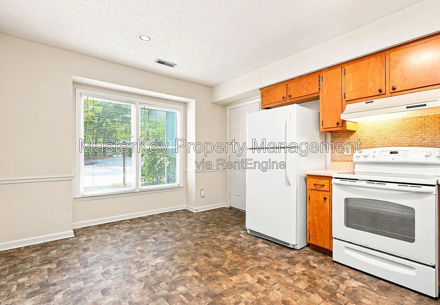 3 bed, 2.0 bath, 1516 sqft, $1,925 — Photo 4