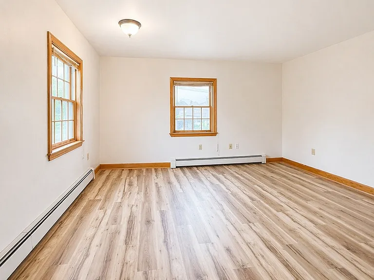 1560 Atlantic Hwy #2 — Photo 3