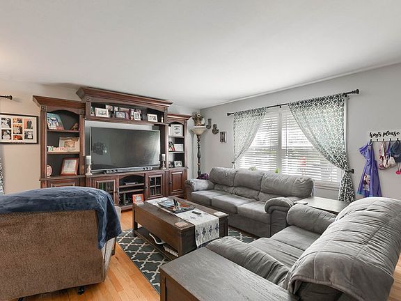 4th image of 2504 Iroquois Dr