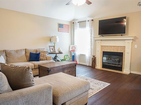 5th image of 809 Corbin Dr