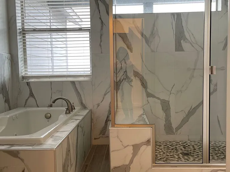 1703 Ross Ave — Photo 3