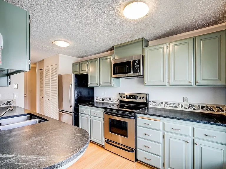 1965 12th Ave W #302 — Photo 3
