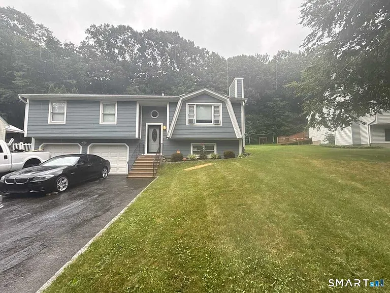 227 Stonybrook Rd — Photo 3