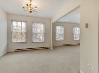 307 W Jackson St APT 2A, Woodstock, IL