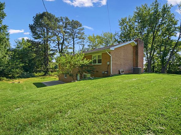 5th image of 3300 Maple Ln