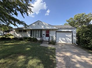 711 E 3rd St, Beloit, KS 67420