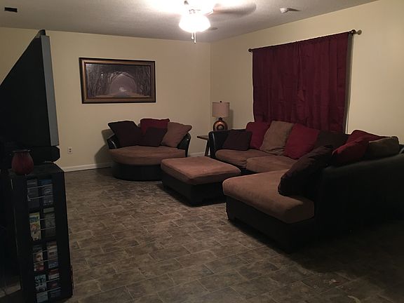 3rd image of 222 Sunset Dr