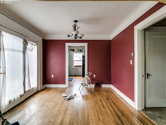 3rd image of 2404 Algona Dr