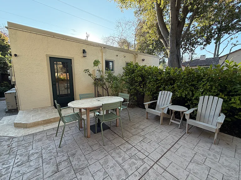 1074 Laurel St #1074 — Photo 18