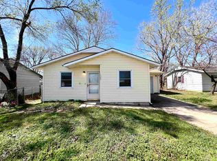 1507 N 10th St, Arkansas City, KS 67005
