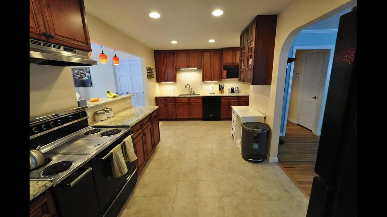 2824 Crestline Ave — Photo 4