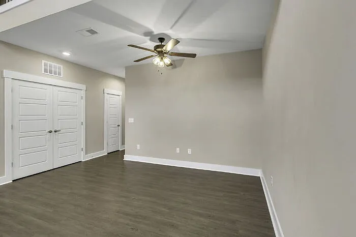 8 Tolar Rd — Photo 17