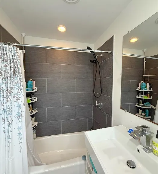 218 Harvard St #3 — Photo 16