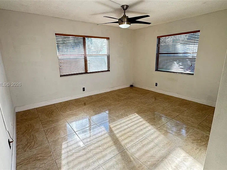 5525 Lakewood Cir N #215 — Photo 12