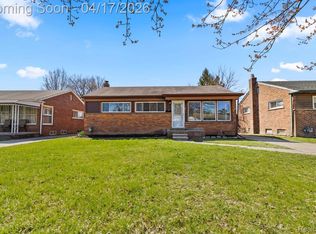 33091 Barton St, Garden City, MI 48135