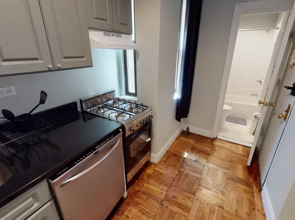 715 E 5th St APT 3C, New York, NY 10009