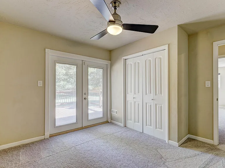 2820 Guilford Ln — Photo 22