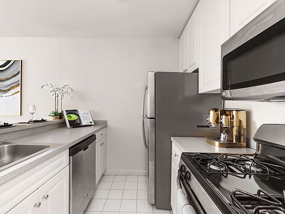 4th image of 401 E 80th St APT 12E