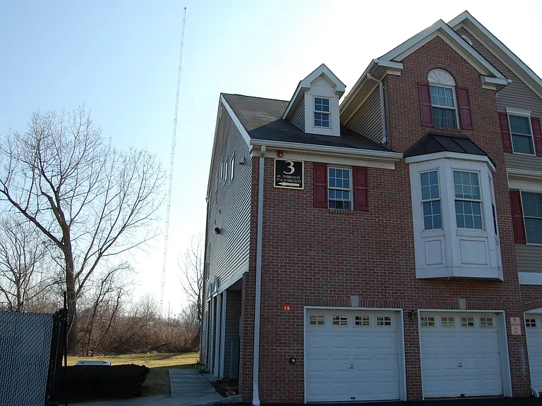 77 Birch St — Photo 13