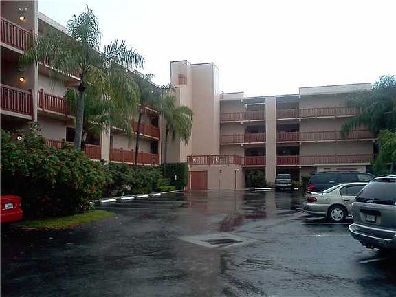 4th image of 1021 Mockingbird Ln APT 417