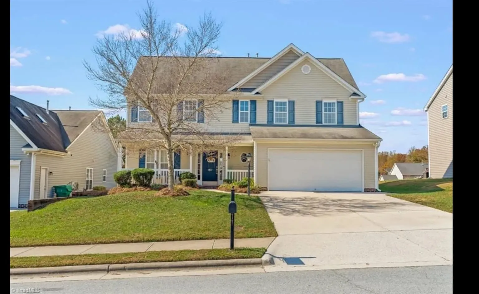 3 bed, 2.5 bath, 2048 sqft, $2,000 — Photo 1