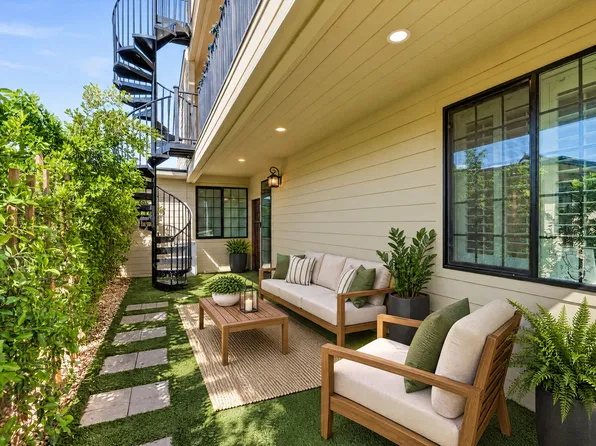 6246 Pembroke Dr, San Diego, CA 92115
