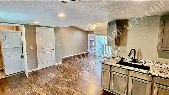 5th image of 2 W 28th St Unit 2F