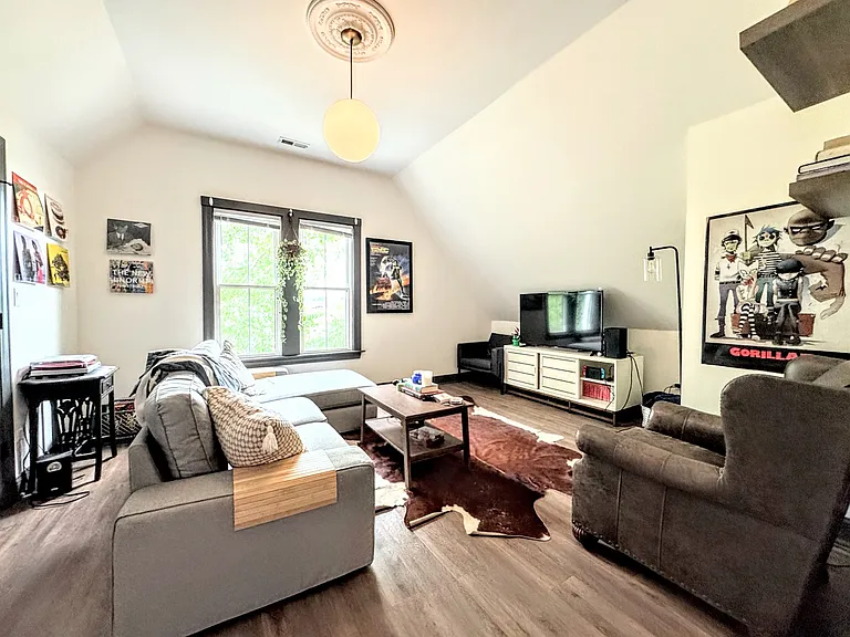 1040 W Roscoe St #3 — Photo 3