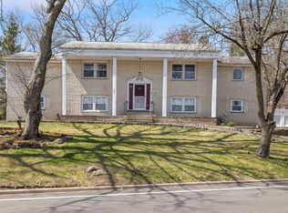 682 Floyd St, Englewood Cliffs, NJ 07632