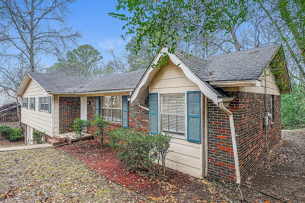 4 bed, 2.0 bath, 1740 sqft, $2,240 — Photo 4