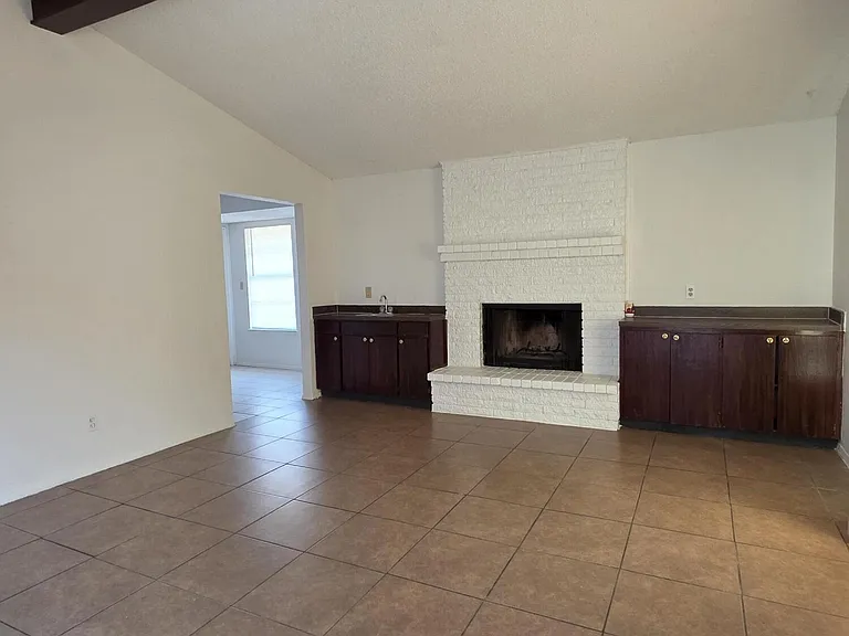 3005 Barkarian Pl — Photo 7