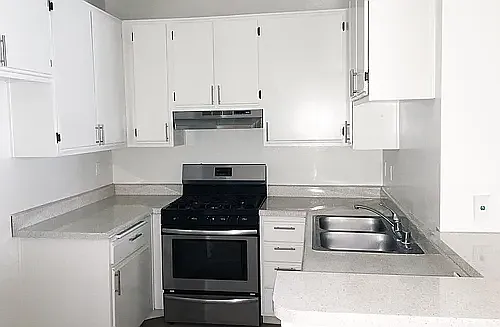 Lakeview — Photo 23