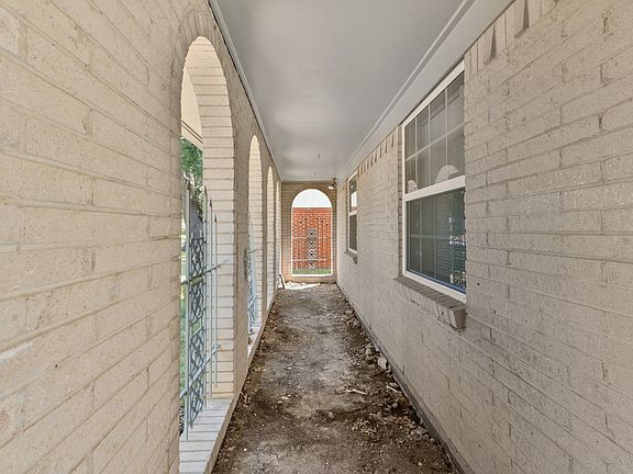 5th image of 2107 Aloha Dr