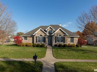 713 S 9th Street Ct, Eldridge, IA 52748