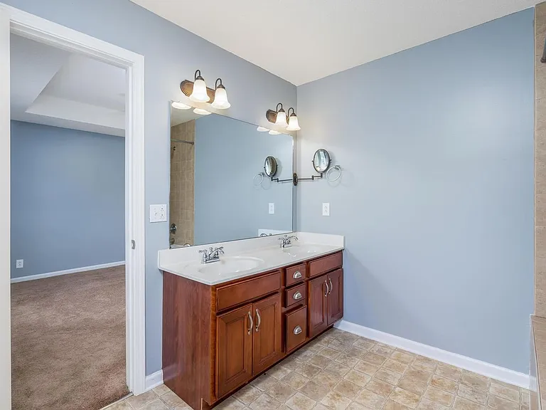 2267 Yeager Dr — Photo 7