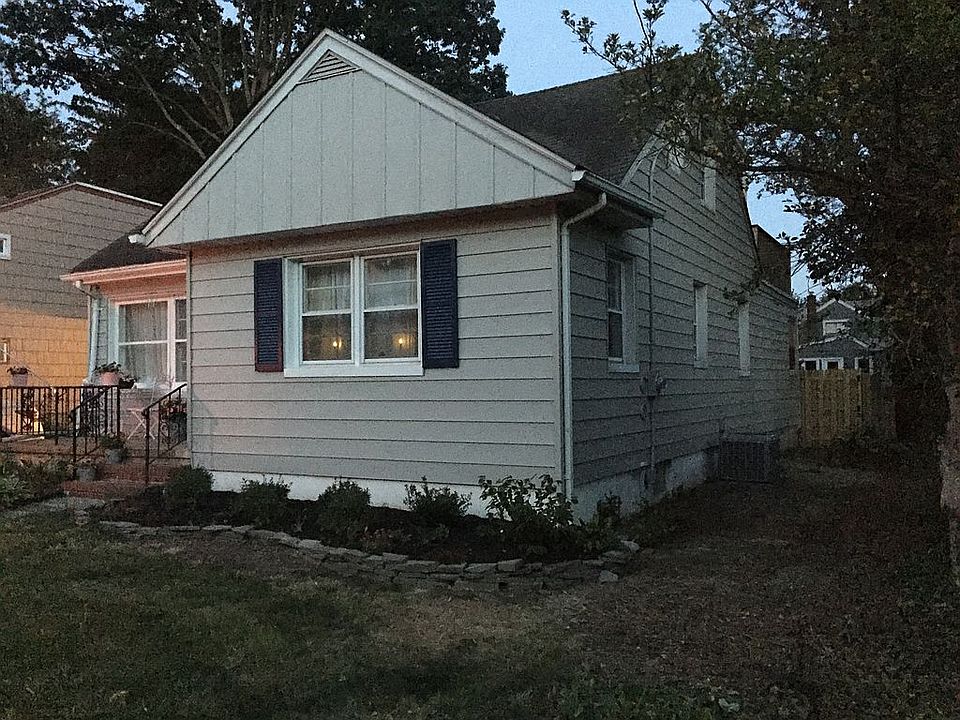2nd image of 406 Maple Ave