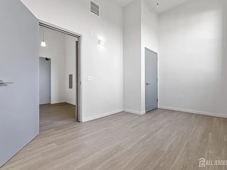 226 New Brunswick Ave #302 — Photo 5