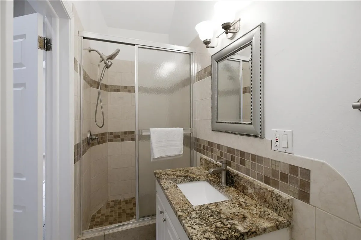 2 bed, 1000 sqft, $3,000 — Photo 4